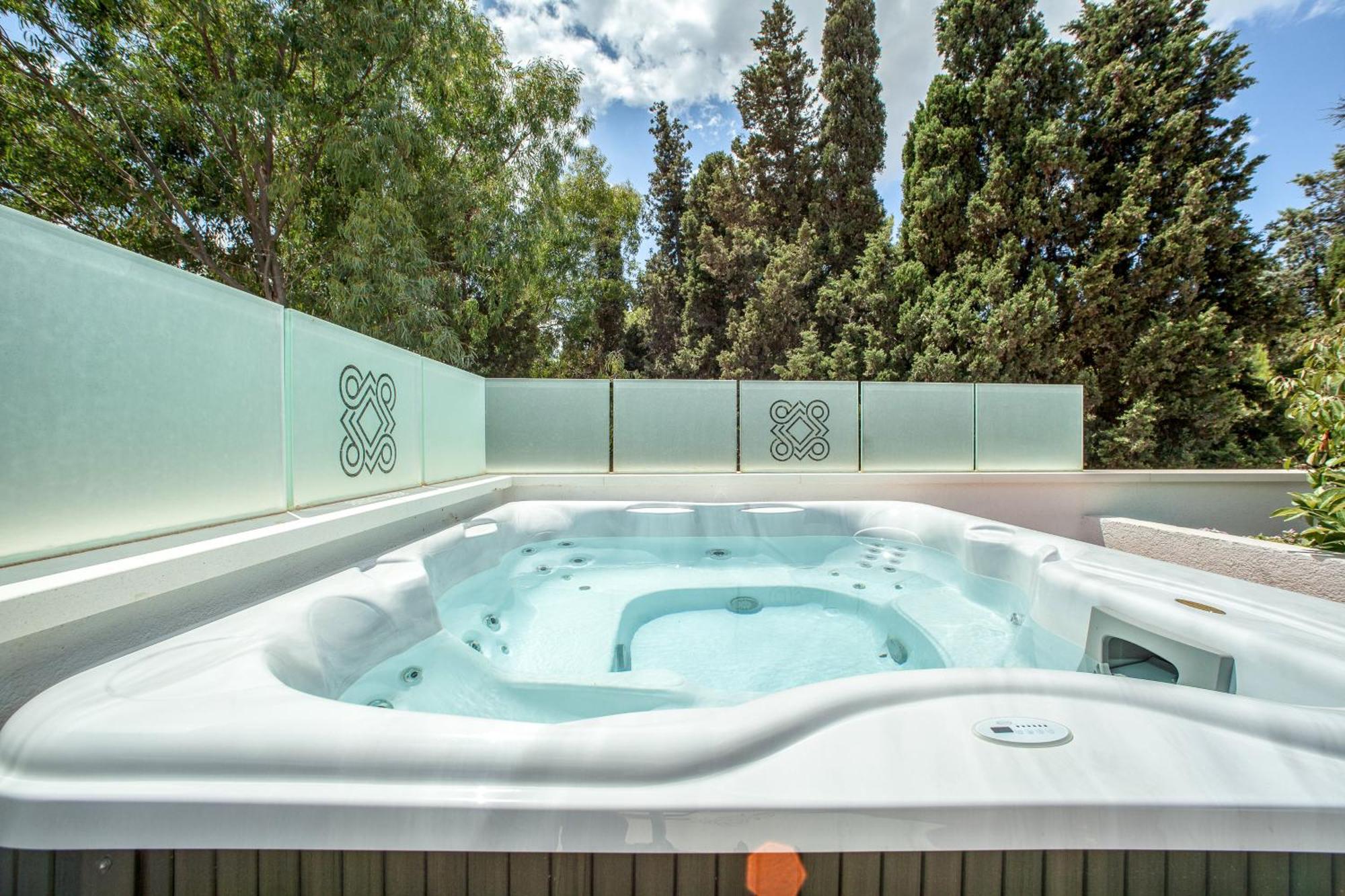 Noha Lifestyle - Adults Only Pula