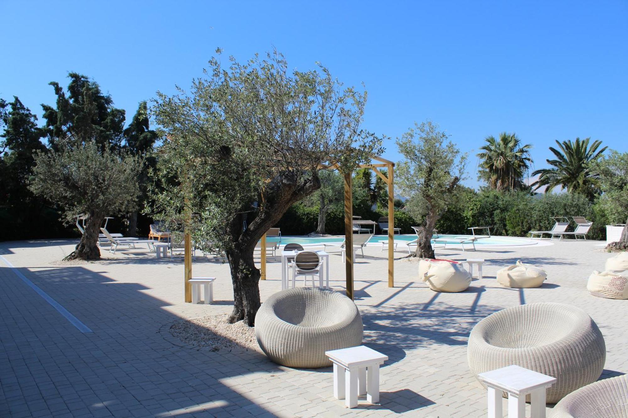 Noha Lifestyle - Adults Only